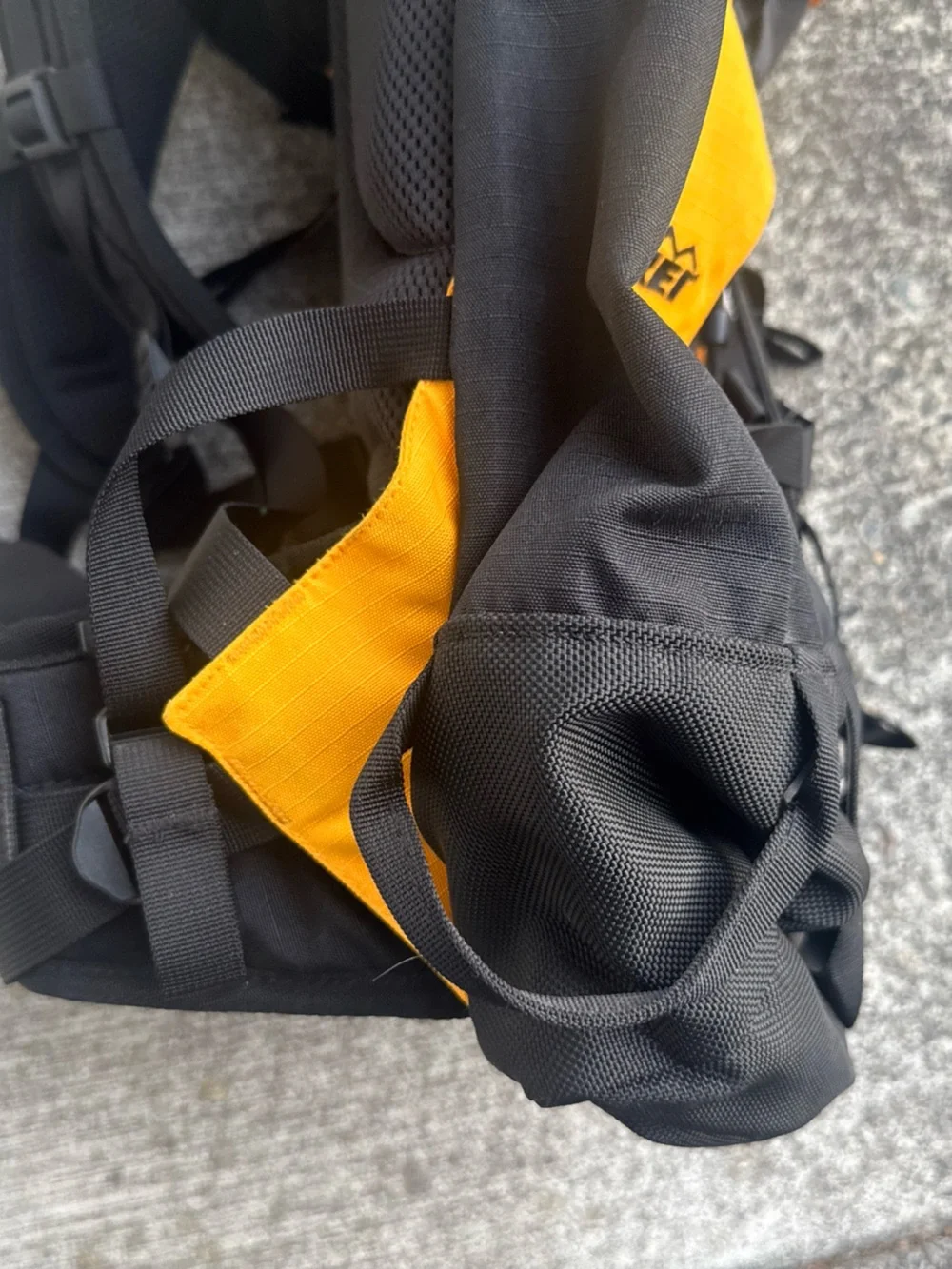REI Black/Yellow Hiking Camping Day Trip Backpack Pack-Nice